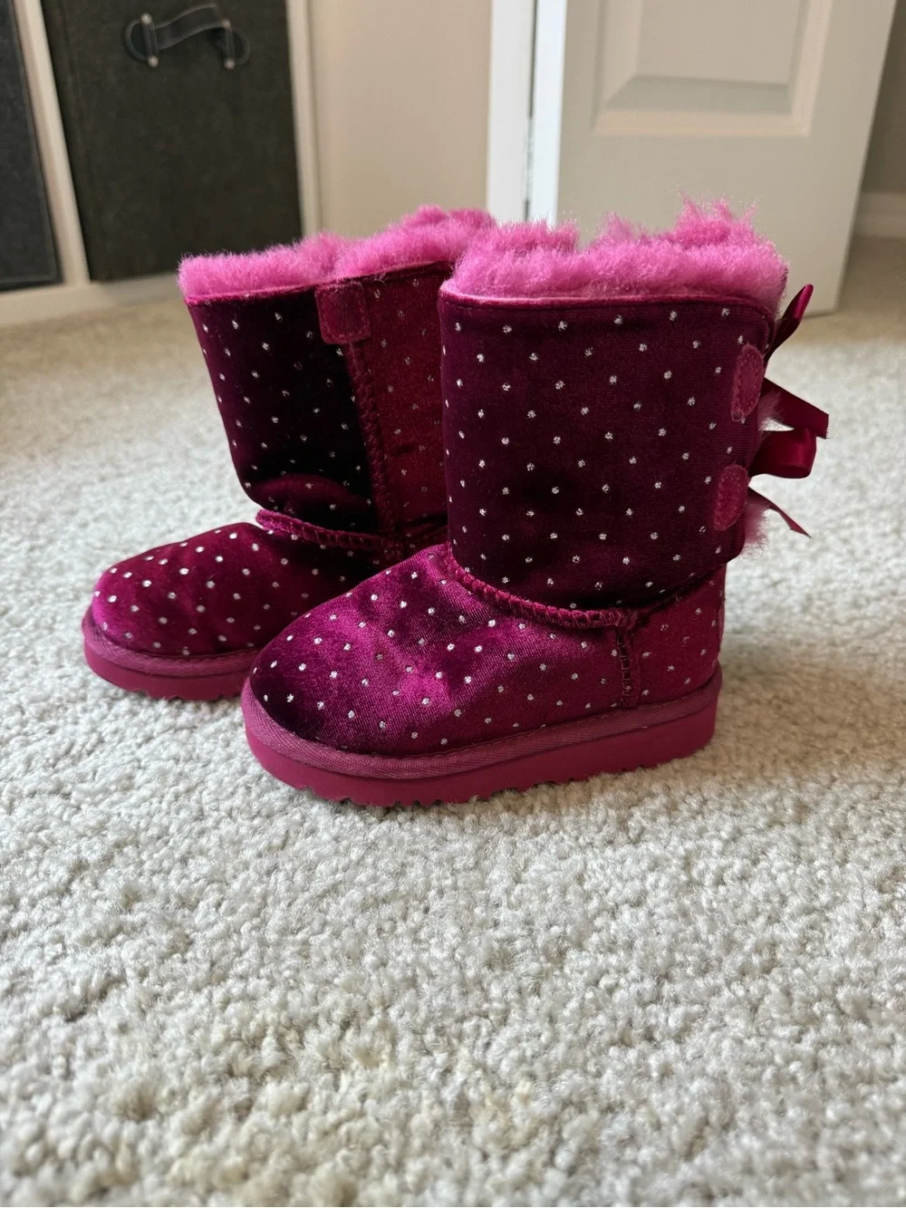 Girls size 7 Ugg sparkles and bow boots